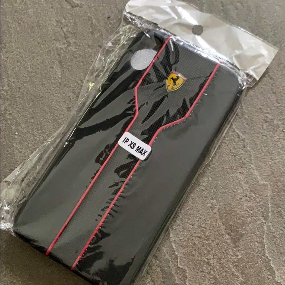 Black iPhone xS max phone case